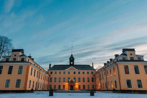 Båtresa och slottsteater på Ulriksdals slott