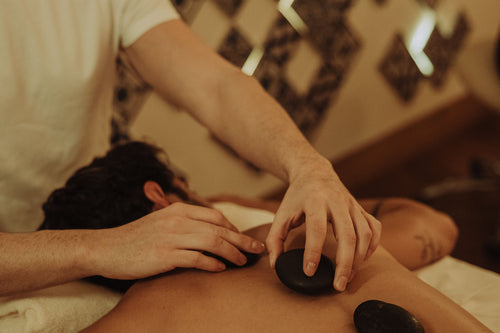 Hot stone massage i Uppsala