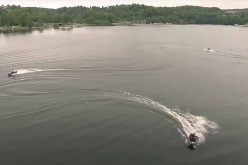 Kör gokart på vatten