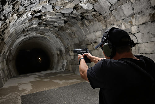 Pistolskytte och båttur i skärgården i Stockholm