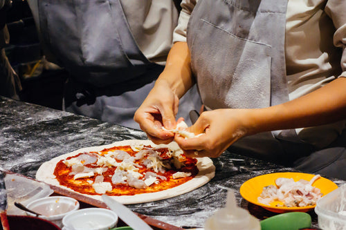 båtkryssning med pizza